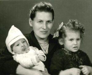 1957 עליזה מילה ויוסי צילום מפספורט העליה